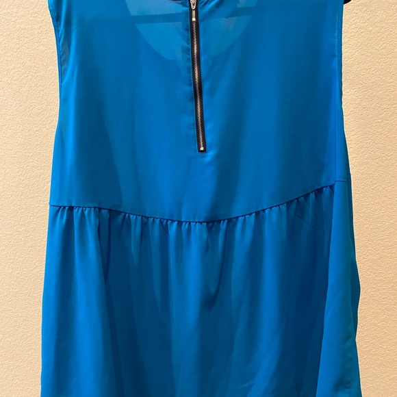 Covington- Women’s Blue Top, 3X w/ zipper on back - Picture 2 of 6